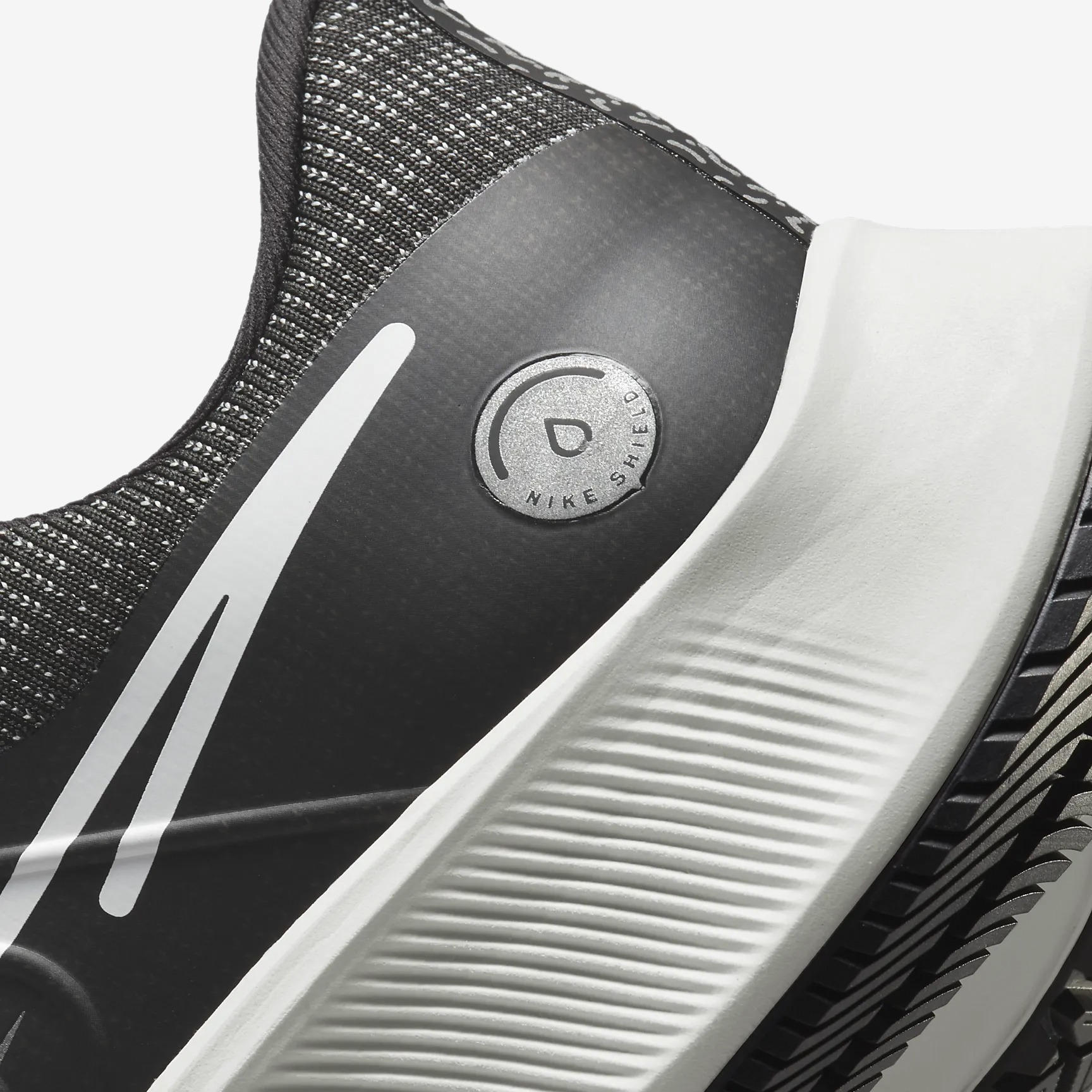 NIKE AIR ZOOM PEGASUS 38 SHIELD DC4073-001