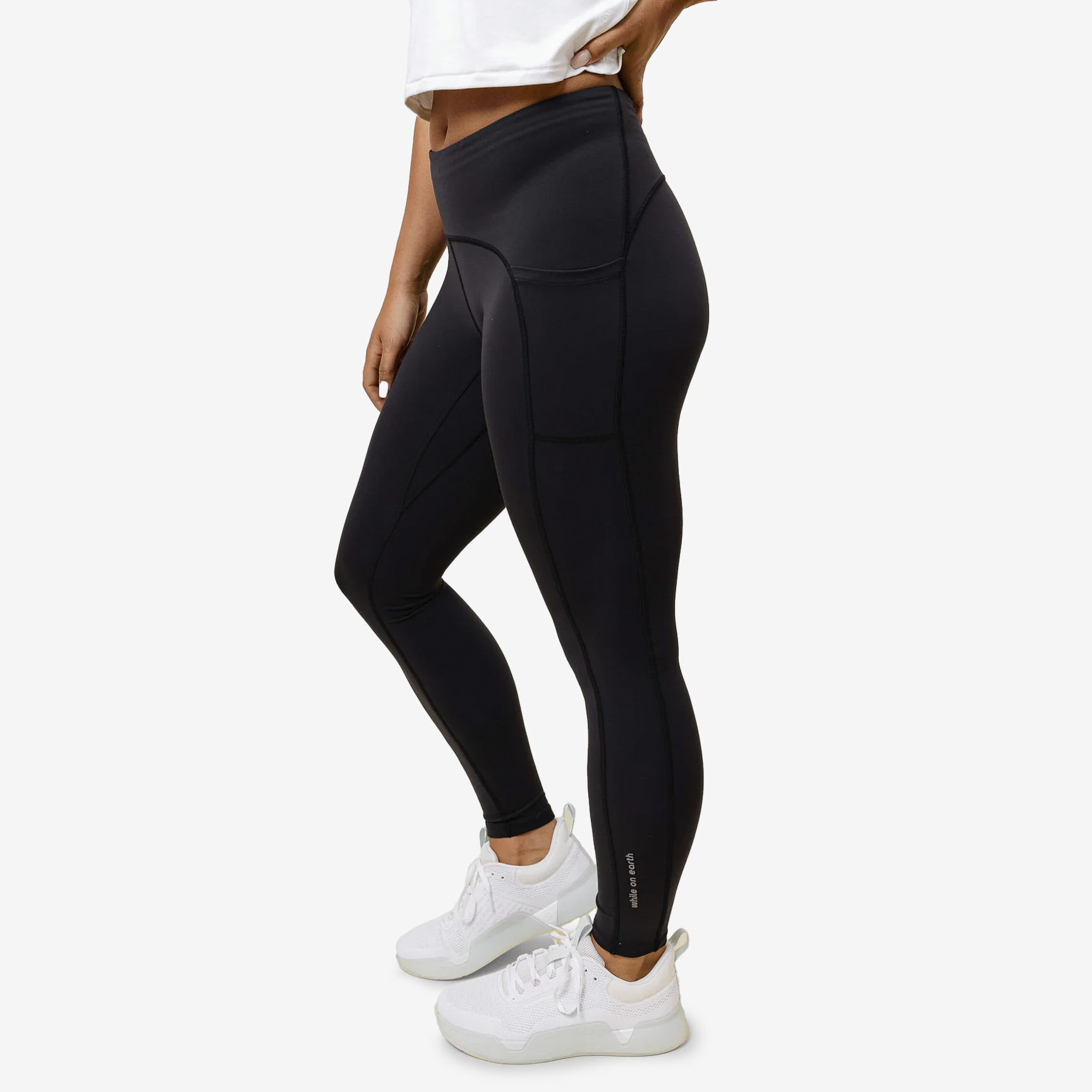 While on Earth Mid Rise Intent Tight WOEMRITW-BLACK