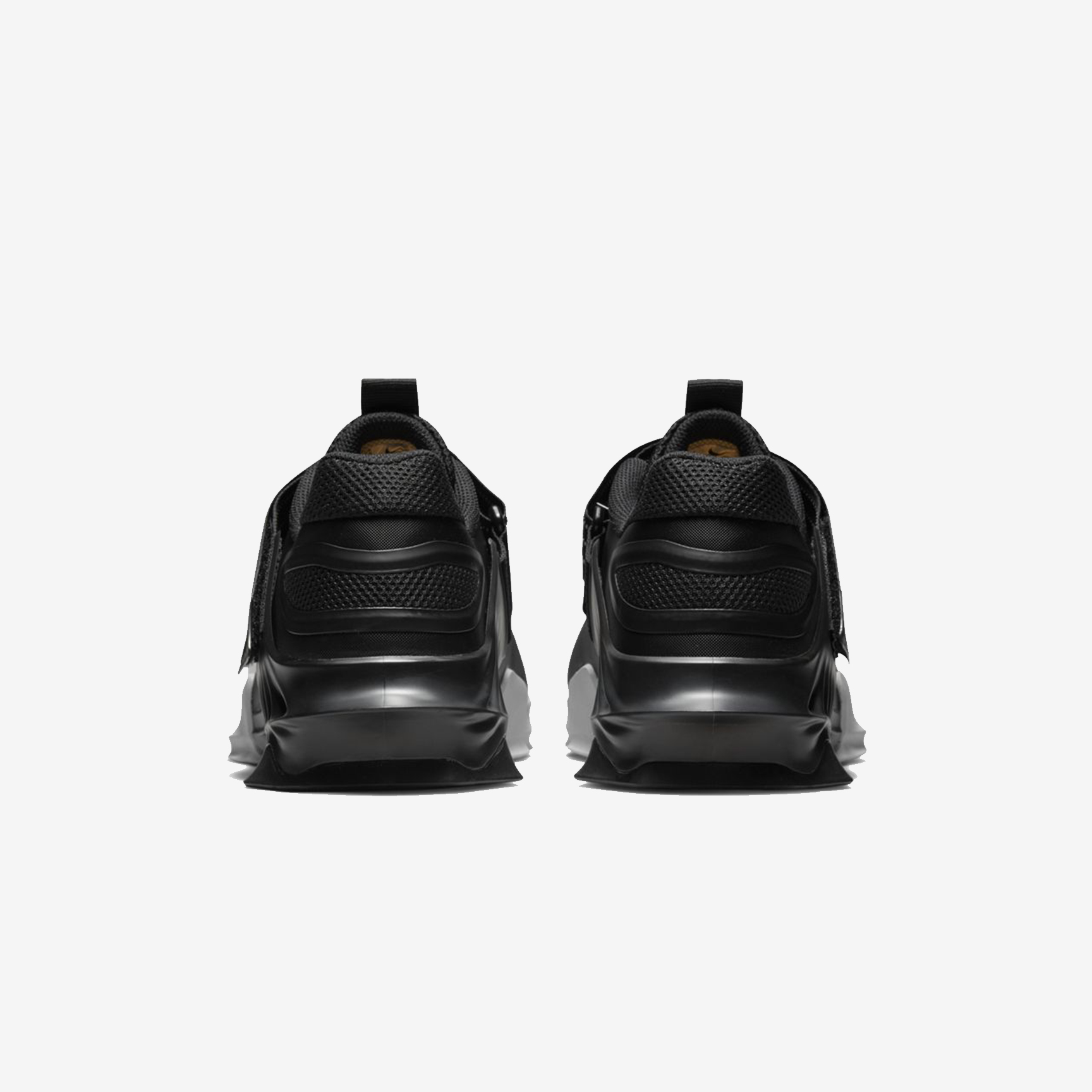 NIKE SAVALEOS CV5708-010