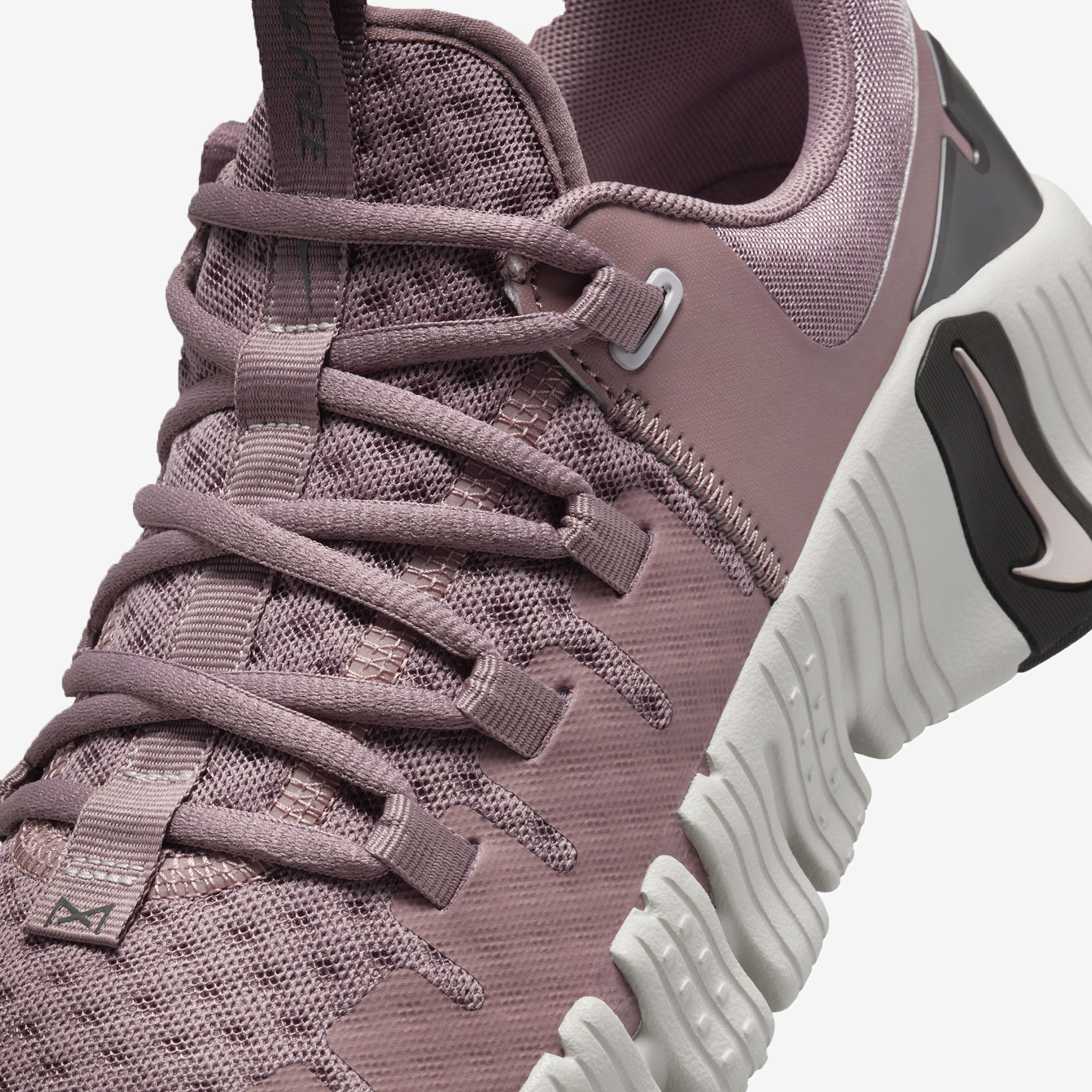 women's metcon 5 training shoe