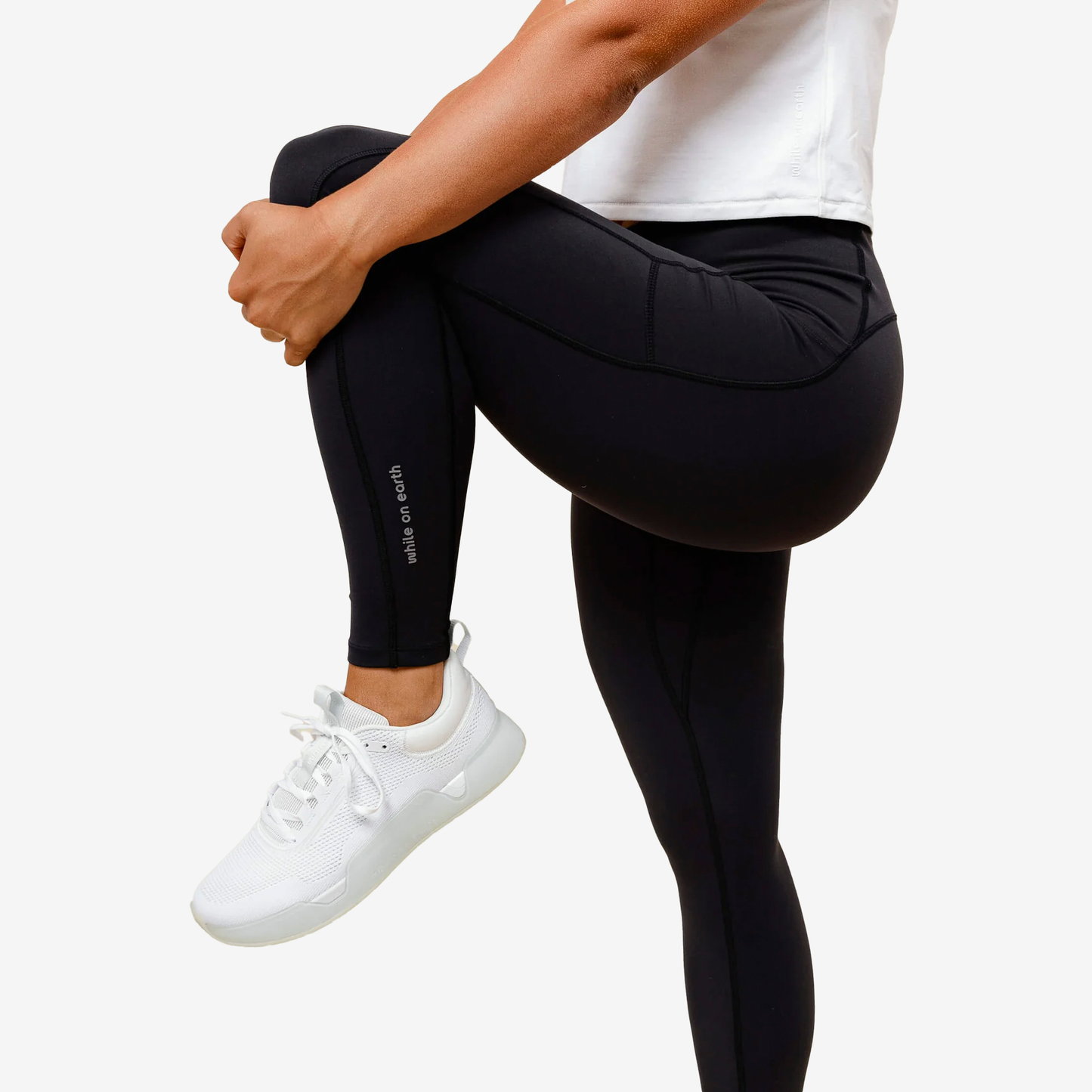 While on Earth Mid Rise Intent Tight WOEMRITW-BLACK