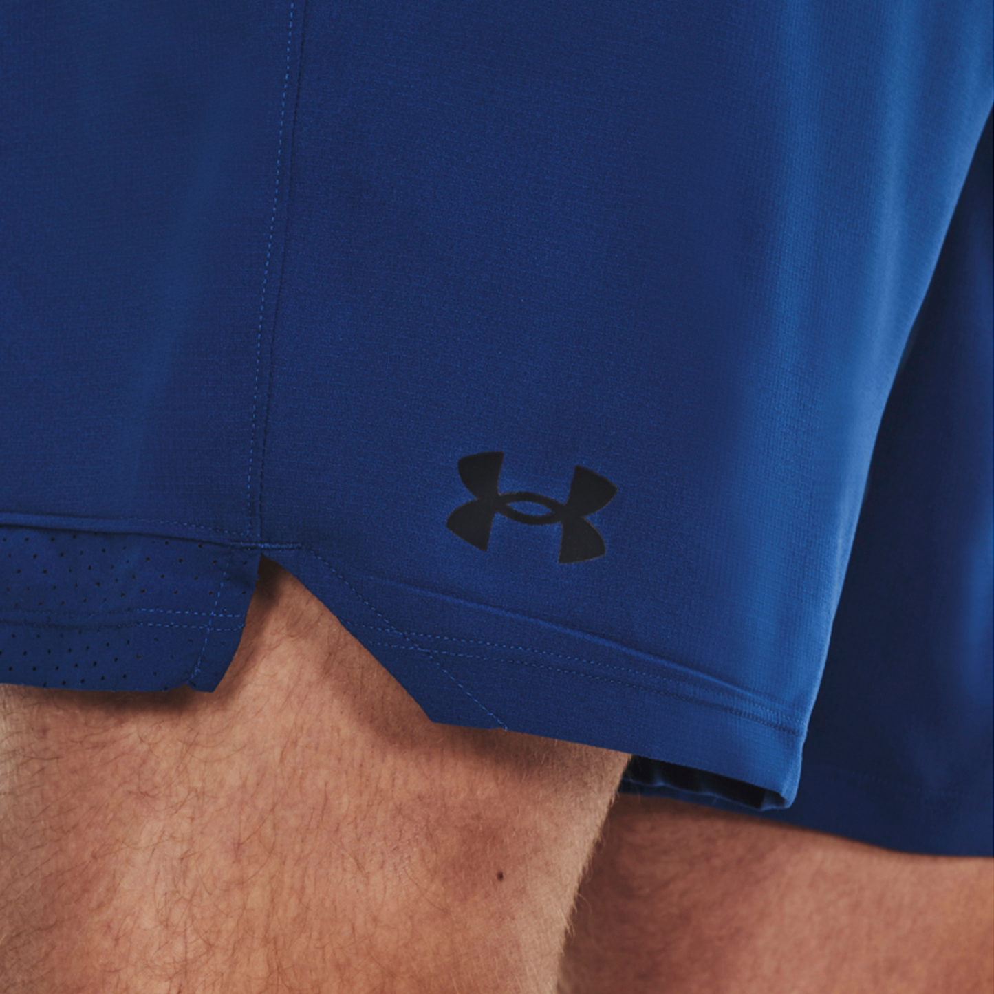 SHORT UNDER ARMOUR VANISH WOVEN 6IN 1373718-471