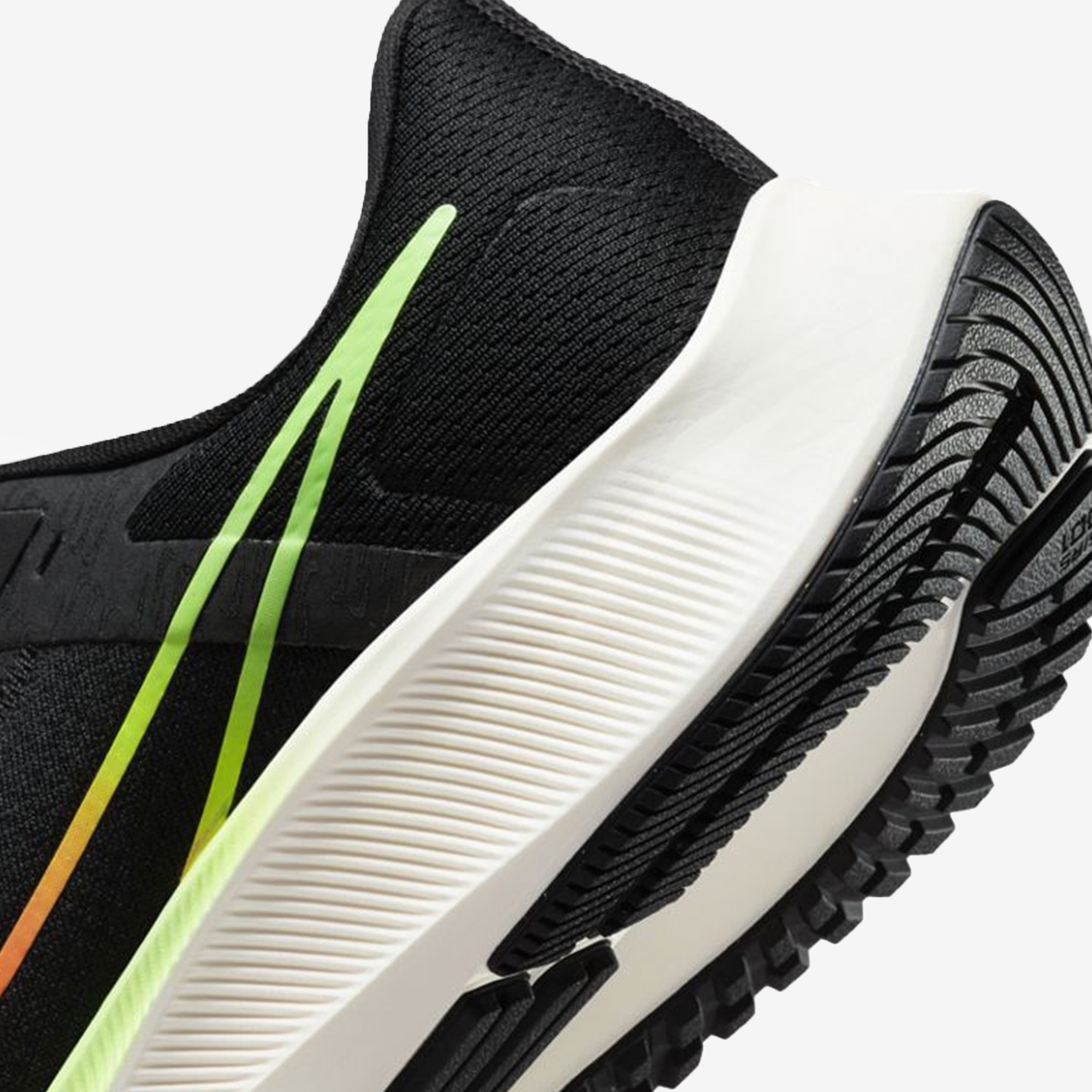 NIKE AIR ZOOM PEGASUS 38 DQ4994-010