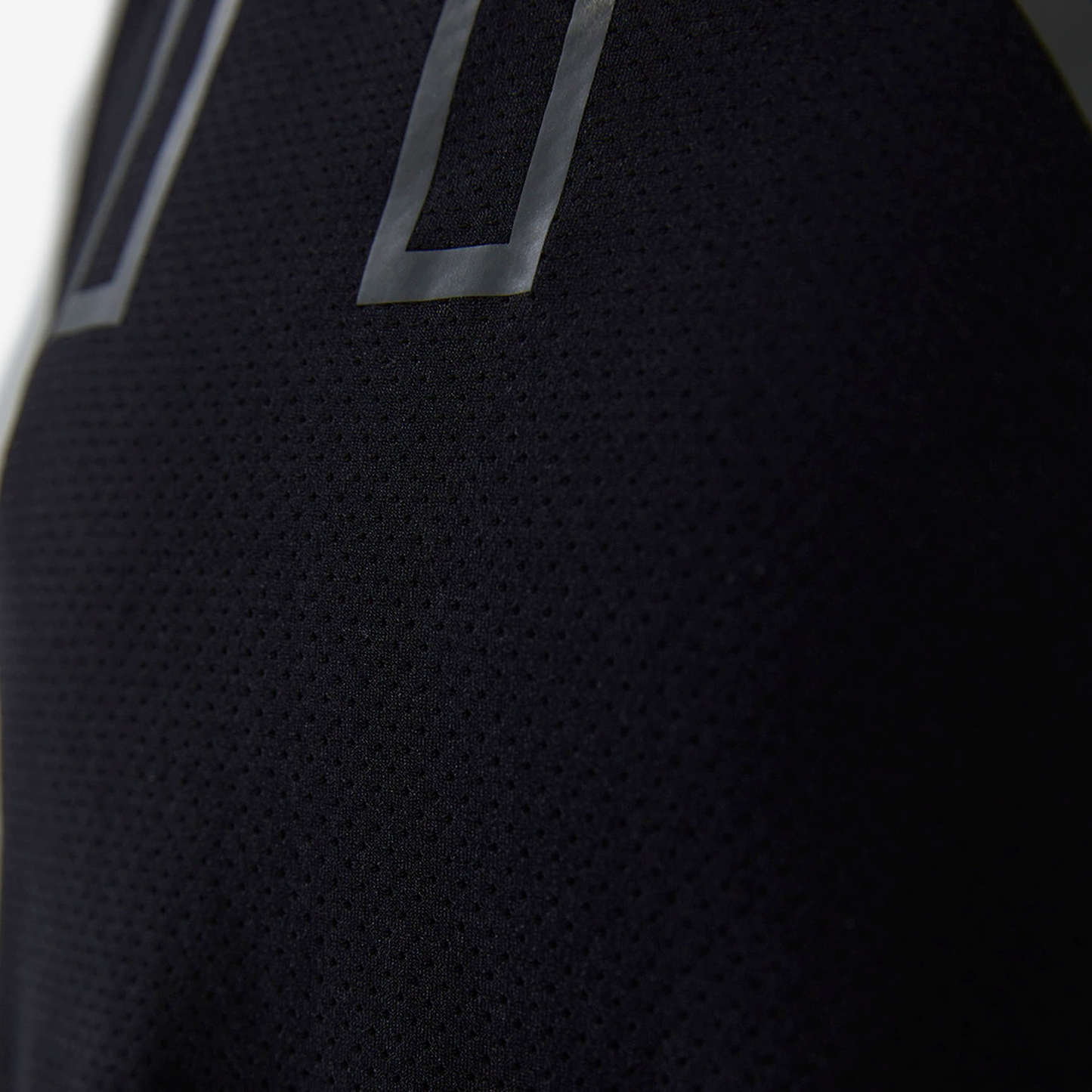 TYR AirTec Cropped Tank Top T39000-BLACK