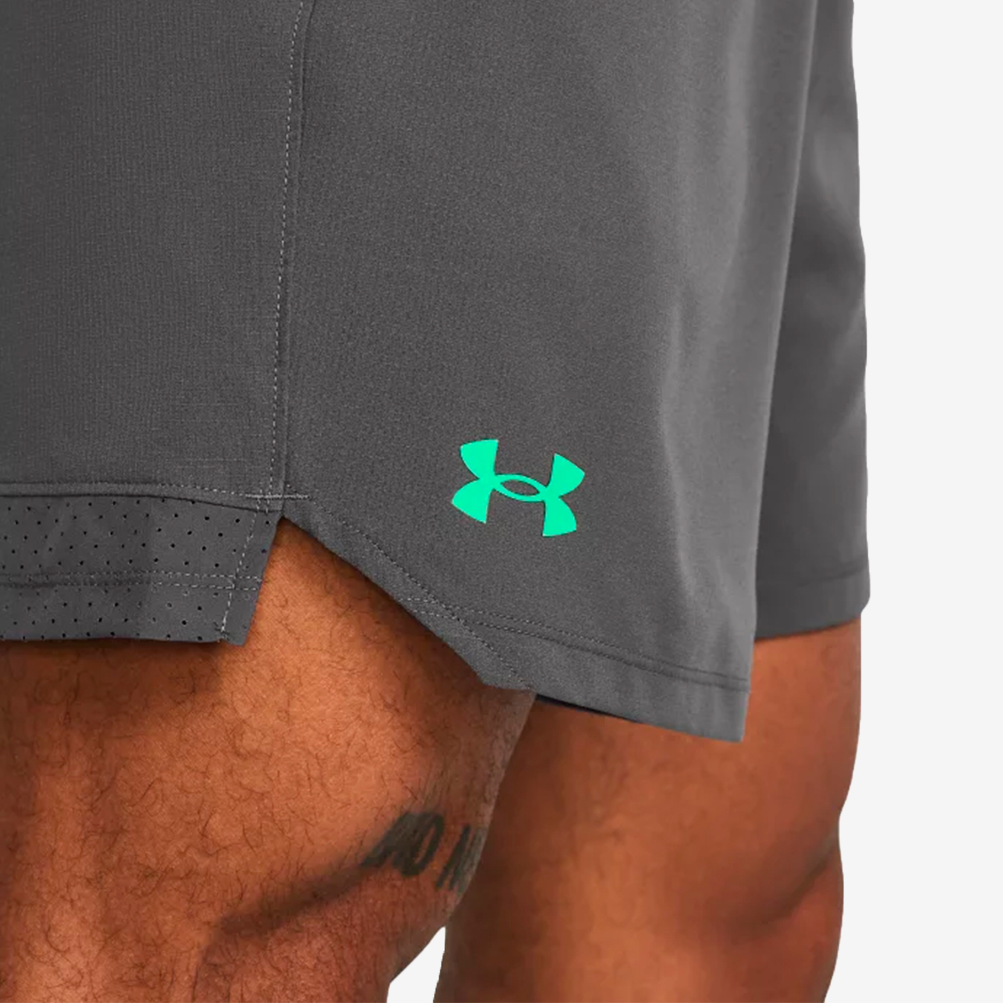 SHORT UNDER ARMOUR VANISH WOVEN 6IN 1373718-025